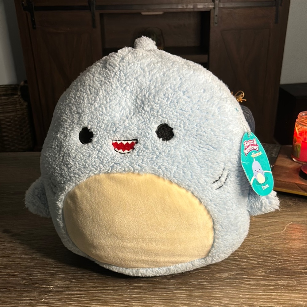 NWT 12” Davie the Shark Fuzzamallows Squishmallows